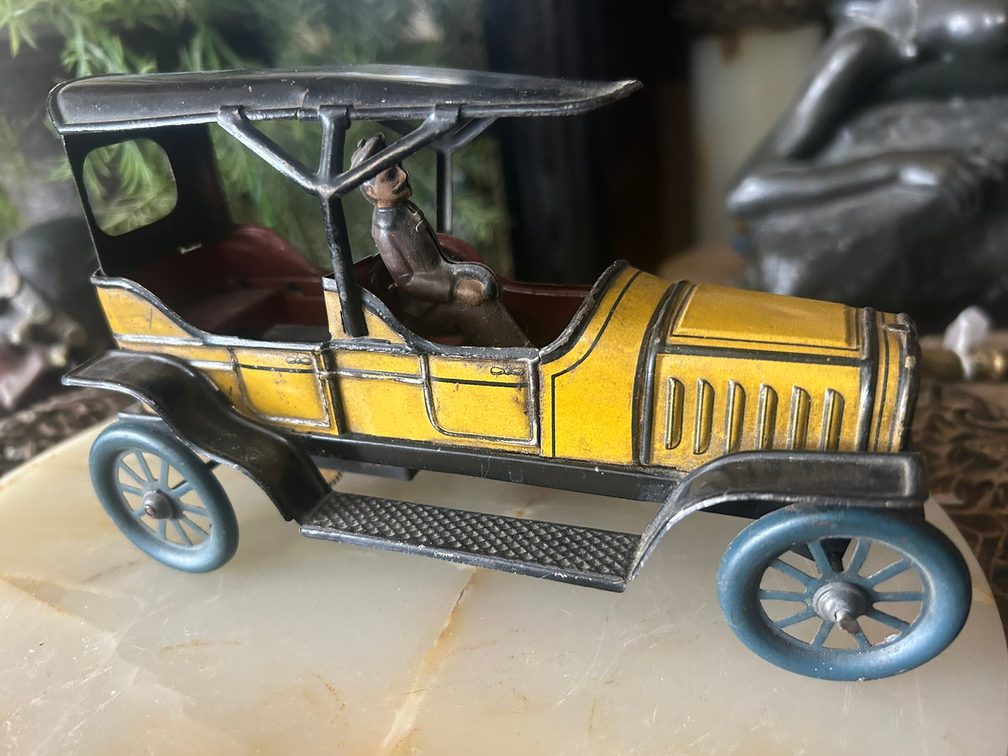 ANTIQUE WIND UP TIN TOY BING CAR