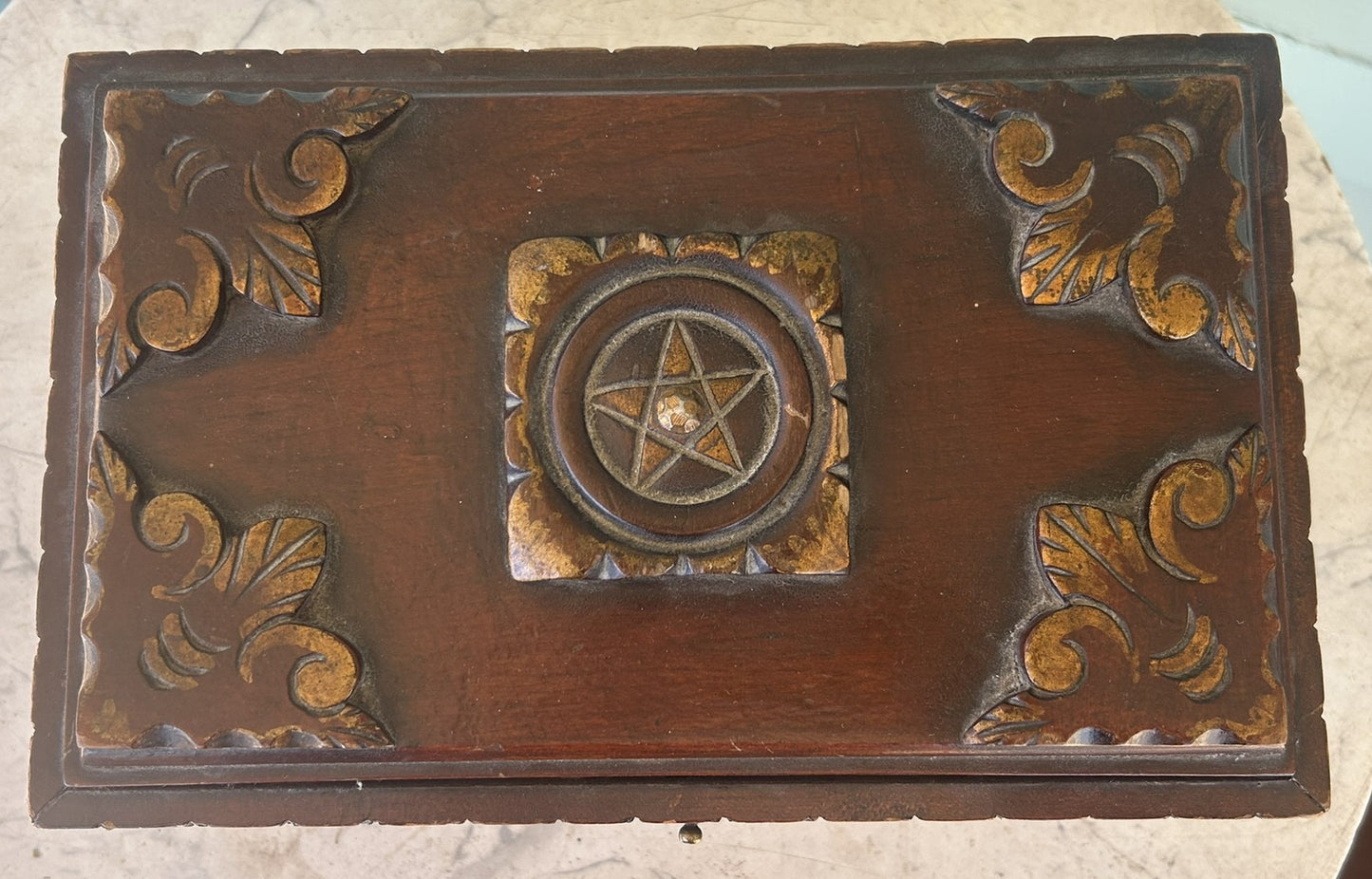 ANTIQUE FOLK ART DECORATED WOOD BOX