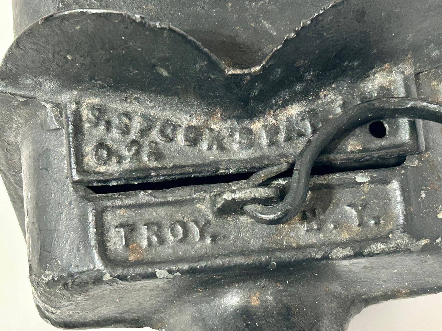 CAST IRON 1869 S. SPOARS BOILING KETTLE TROY NEW YORK