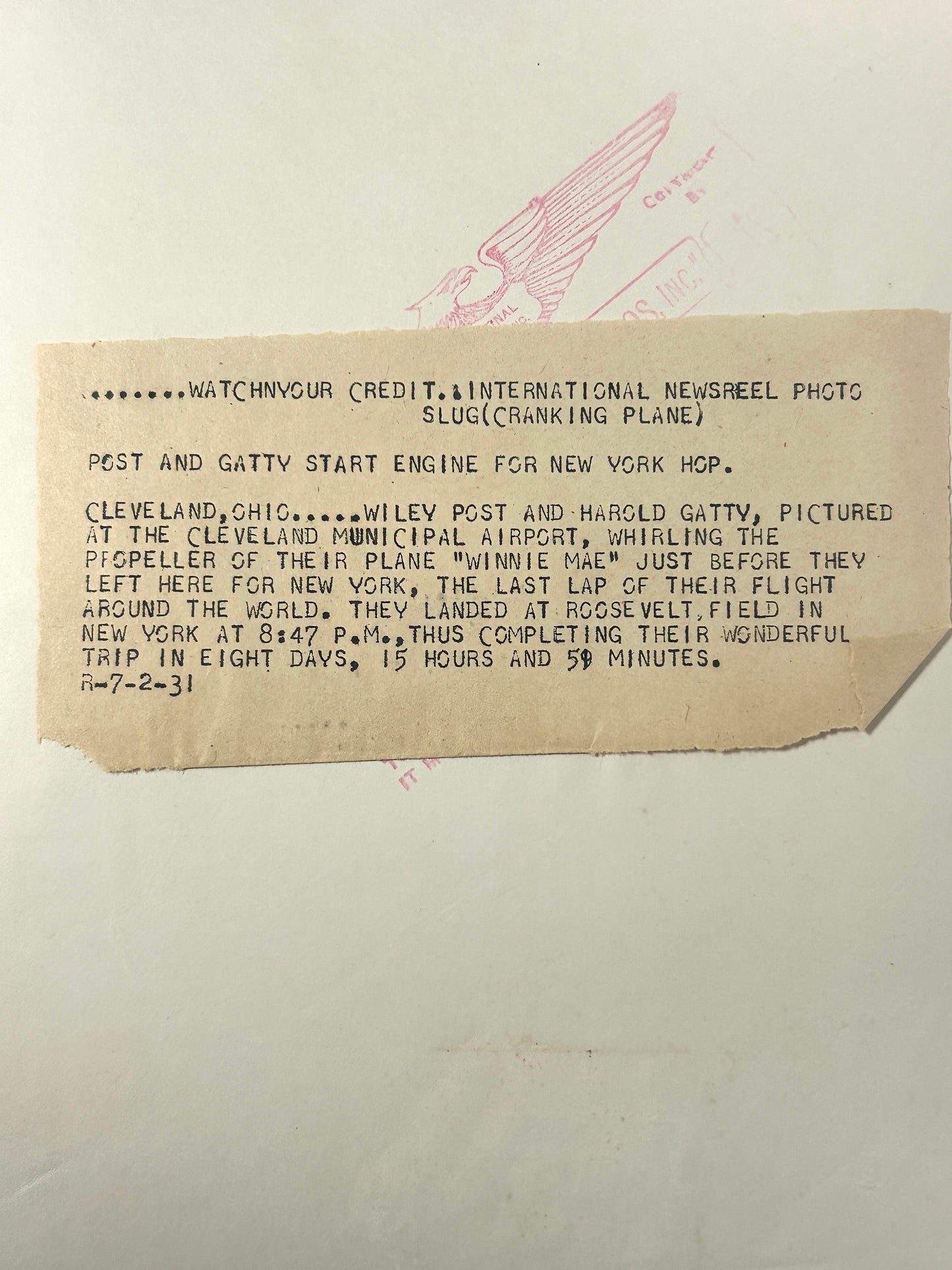 PHOTO OF OF WILEY POST & HAROLD GATTY WHIRLING THEIR PLANE PROPELLER 1931