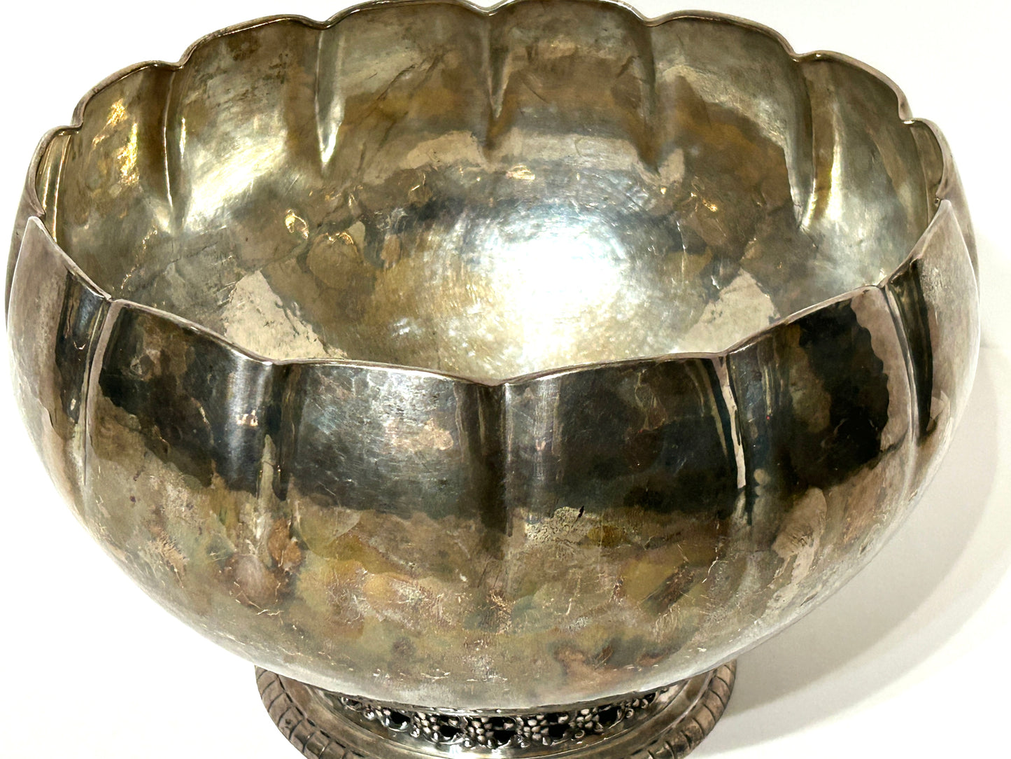STERLING SILVER LARGE NORDIC PATTERN PUNCH BOWL BY WALLACE