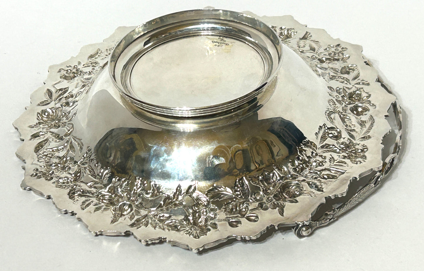 KIRK STERLING ANTIQUE BASKET IN FANCY FLORAL DESIGN