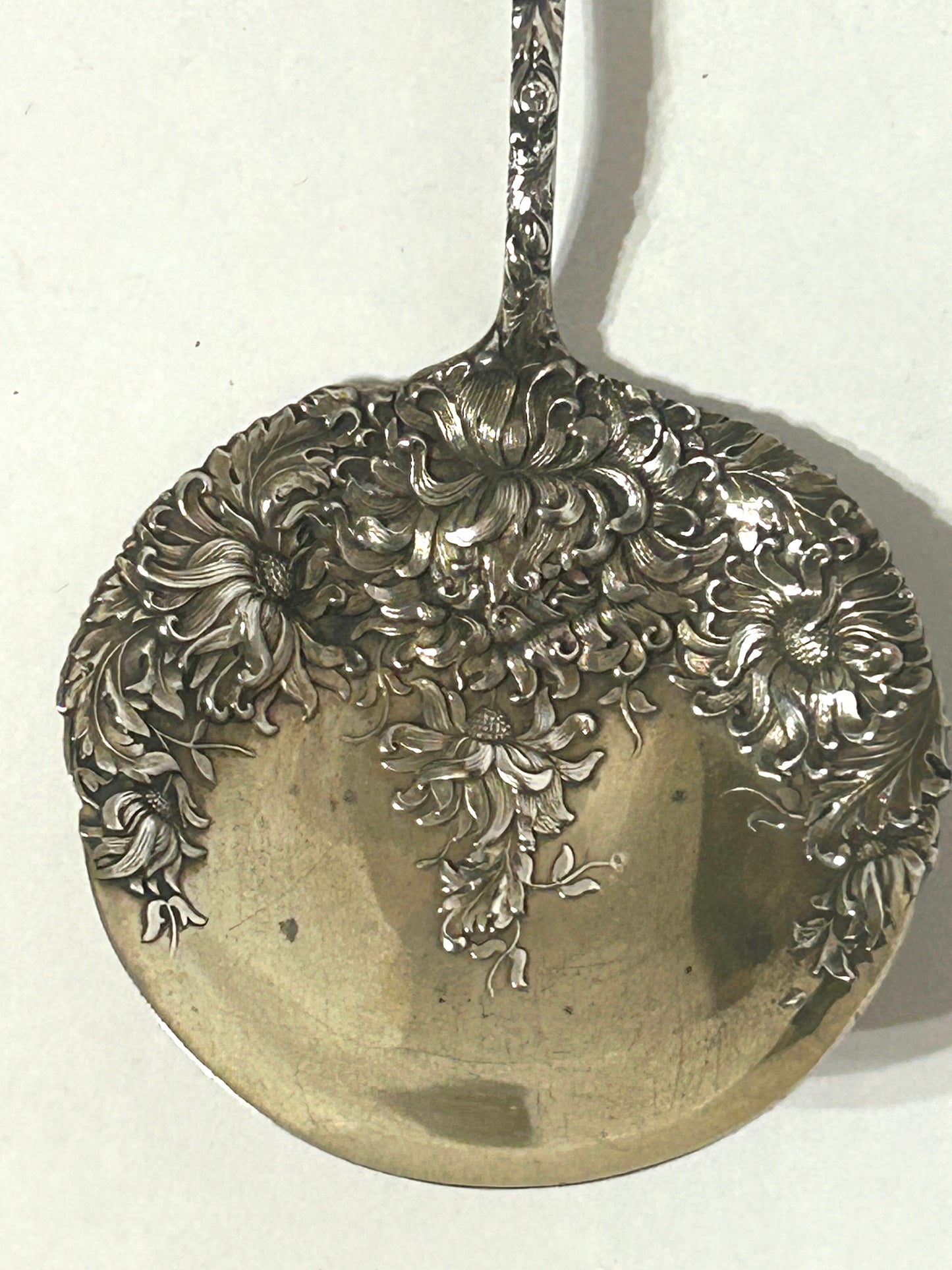 WM. DURGIN STERLING CHRYSANTHEMUM PATTERN BONBON SPOON