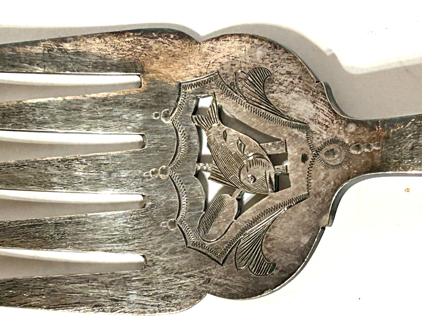 ANTIQUE FISH SERVER AND FORK STERLING AND ANTLER