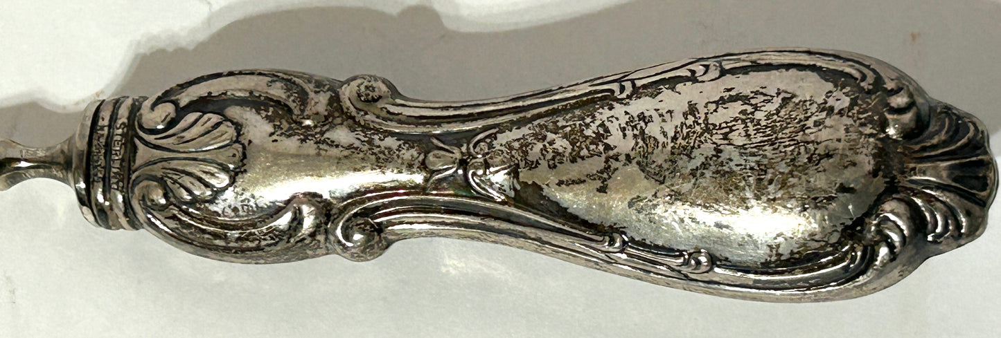 STERLING ANTIQUE SERVER WITH SHELL DESIGN