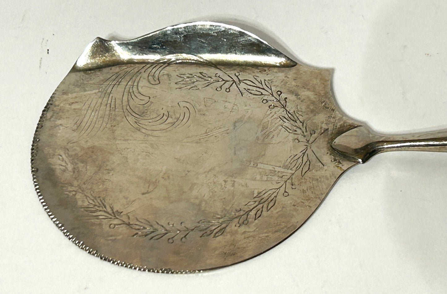 STERLING ANTIQUE SERVER WITH SHELL DESIGN