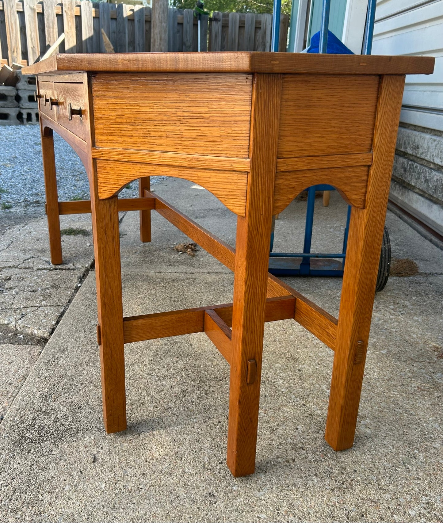 RARE LIMBERT OAK ARTS & CRAFTS SOFA TABLE