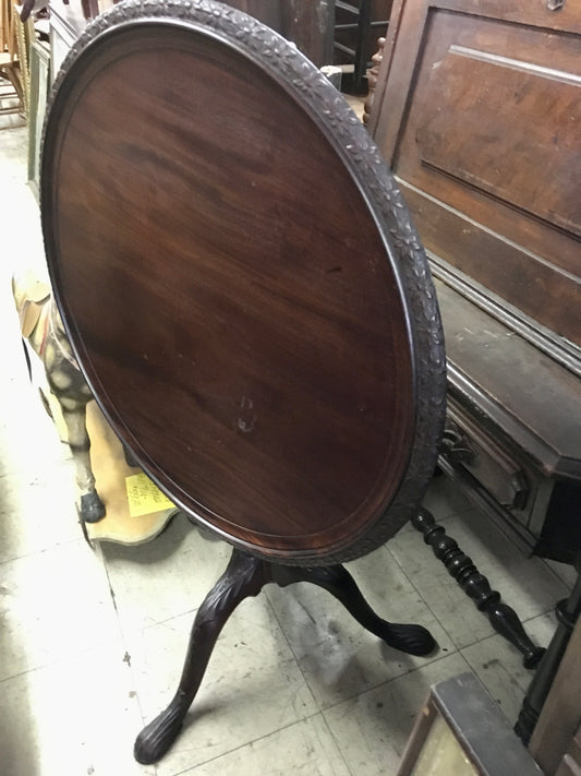 LATE 1700'S TILT TOP MAHOGANY TABLE