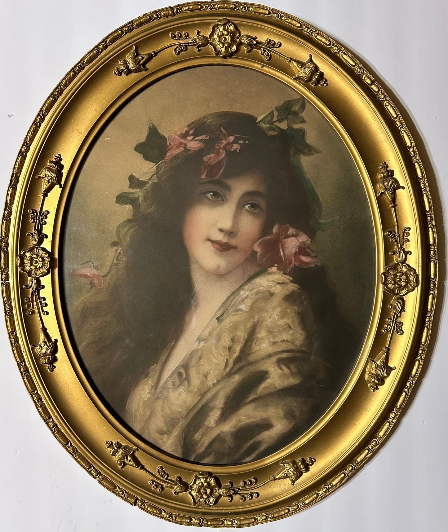 ANTIQUE HAND TINTED PORTRAIT OF PRETTY GIRL WITH FLORAL ACCENTS