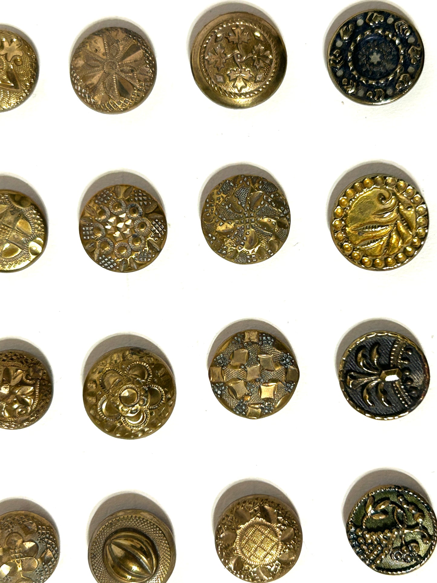 ANTIQUE GILT BUTTON COLLECTION 1800 -1865