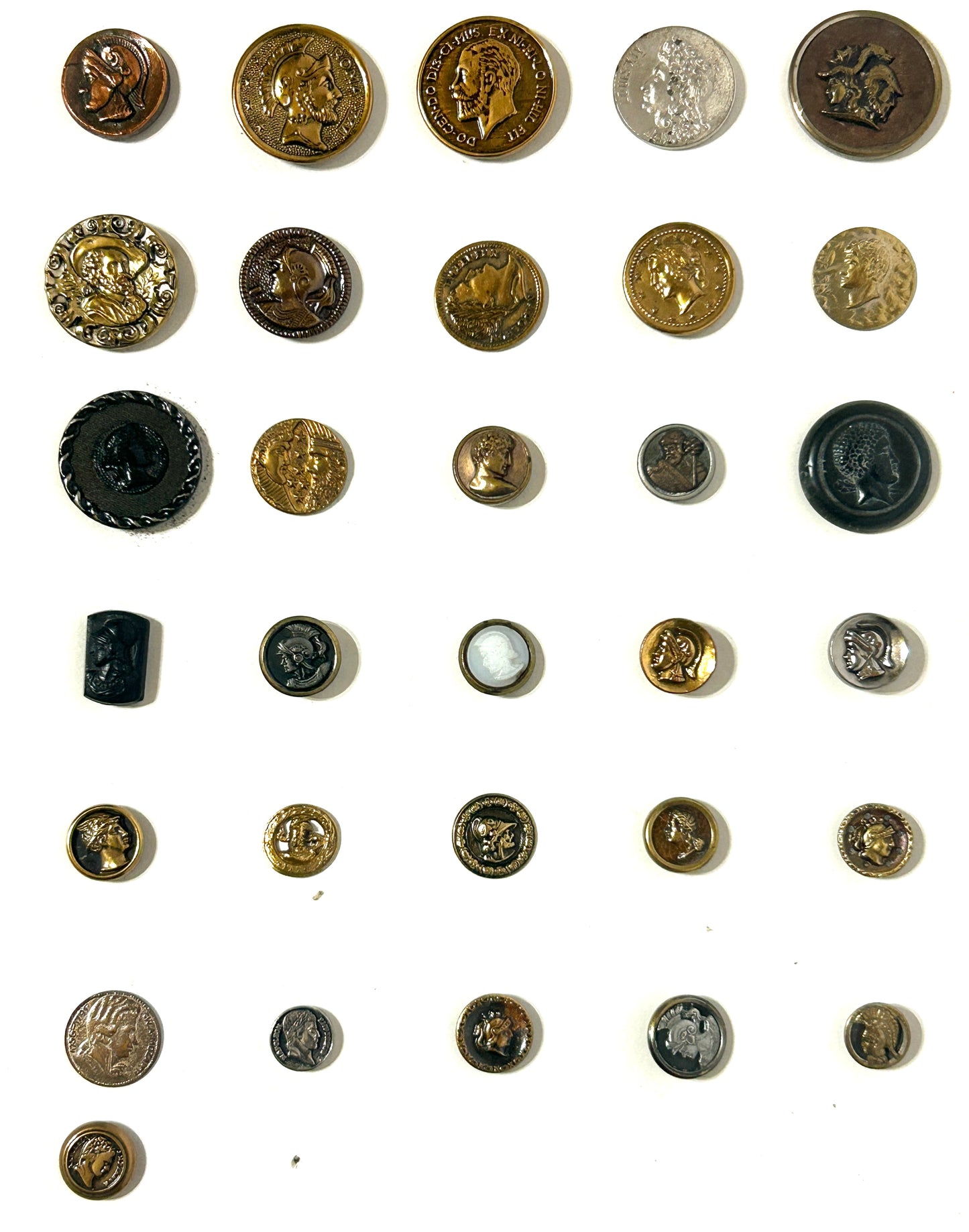 ANTIQUE BUTTONS WITH MENS HEADS