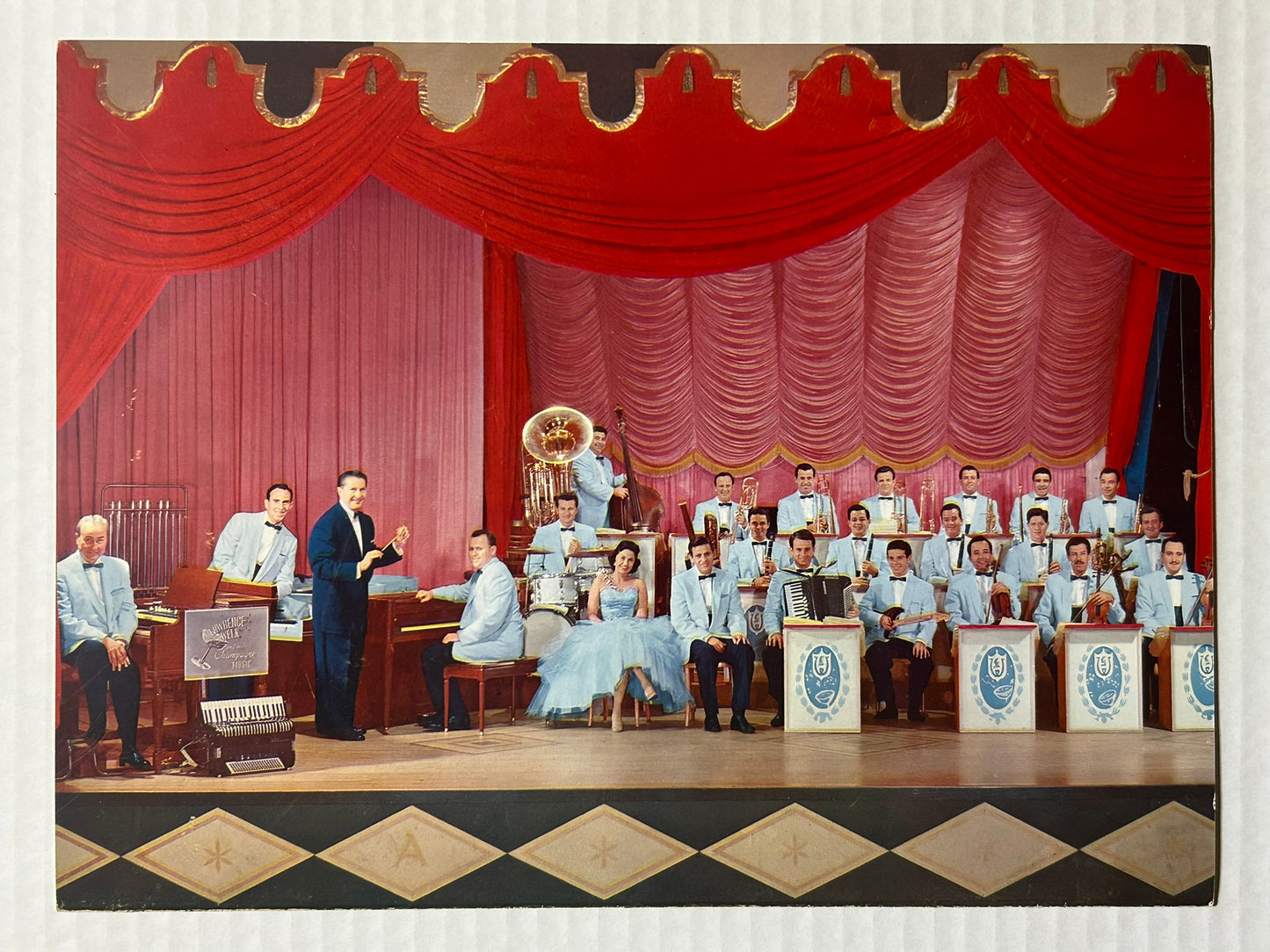 LAWRENCE WELK EARLY PROGRAM SHOWING ORCHESTRA MEMBERS
