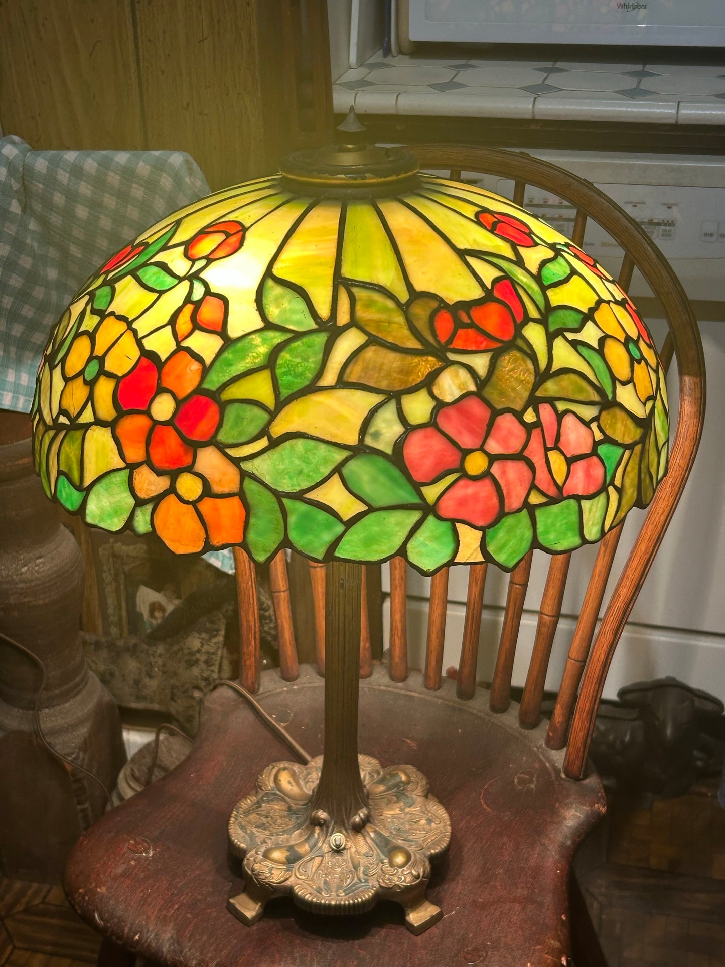 ANTIQUE LEADED GLASS FLORAL TABLE LAMP