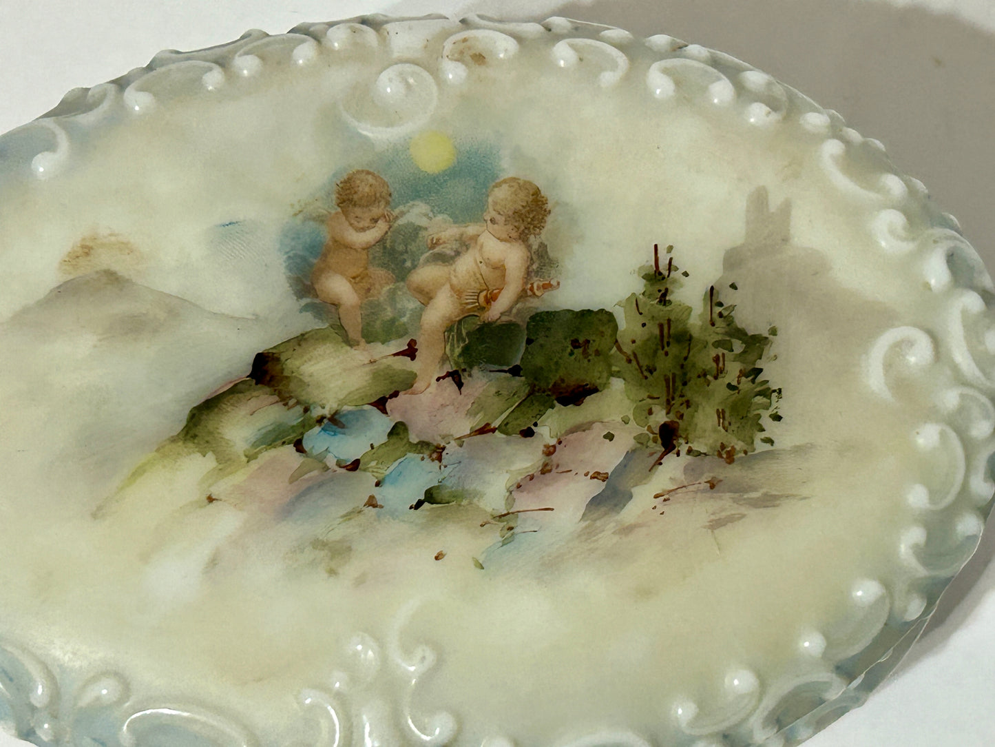 WAVECREST OVAL BOX WITH CHERUBS