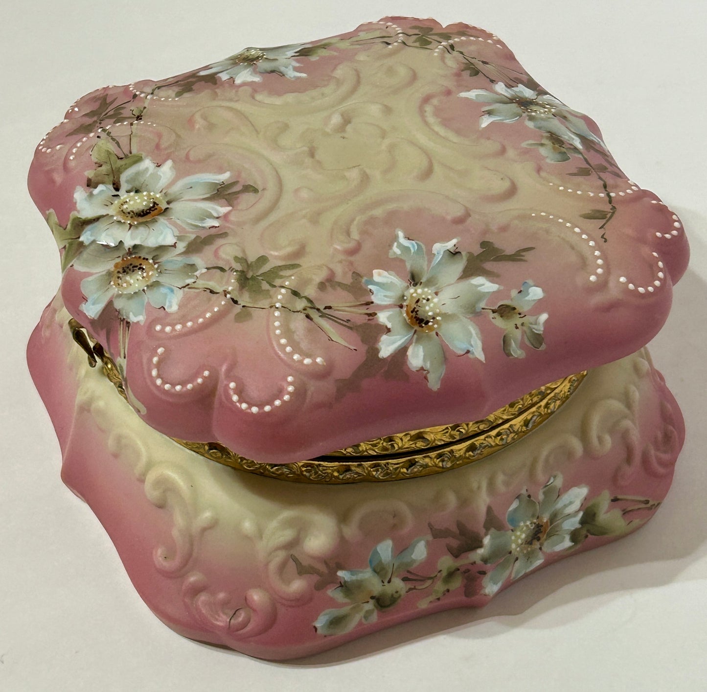 WAVECREST LARGE DRESSER BOX