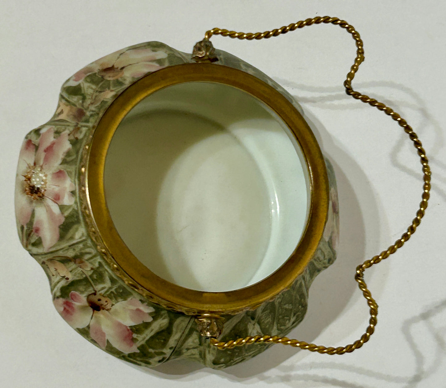 KELVA GLASS HANDLED BON BON DISH