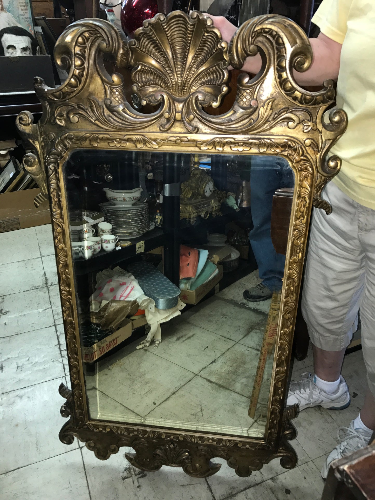 ANTIQUE GILT CIRCA EARLY 1800's GILT MIRROR WITH FAN DESIGN