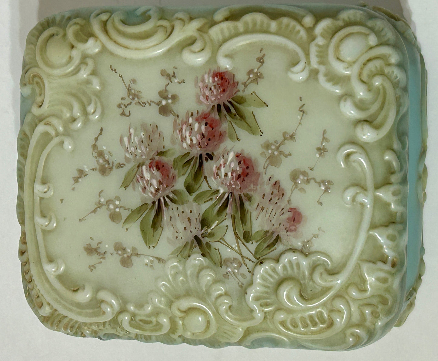 WAVECREST GLASS LARGE ANTIQUE DRESSER BOX