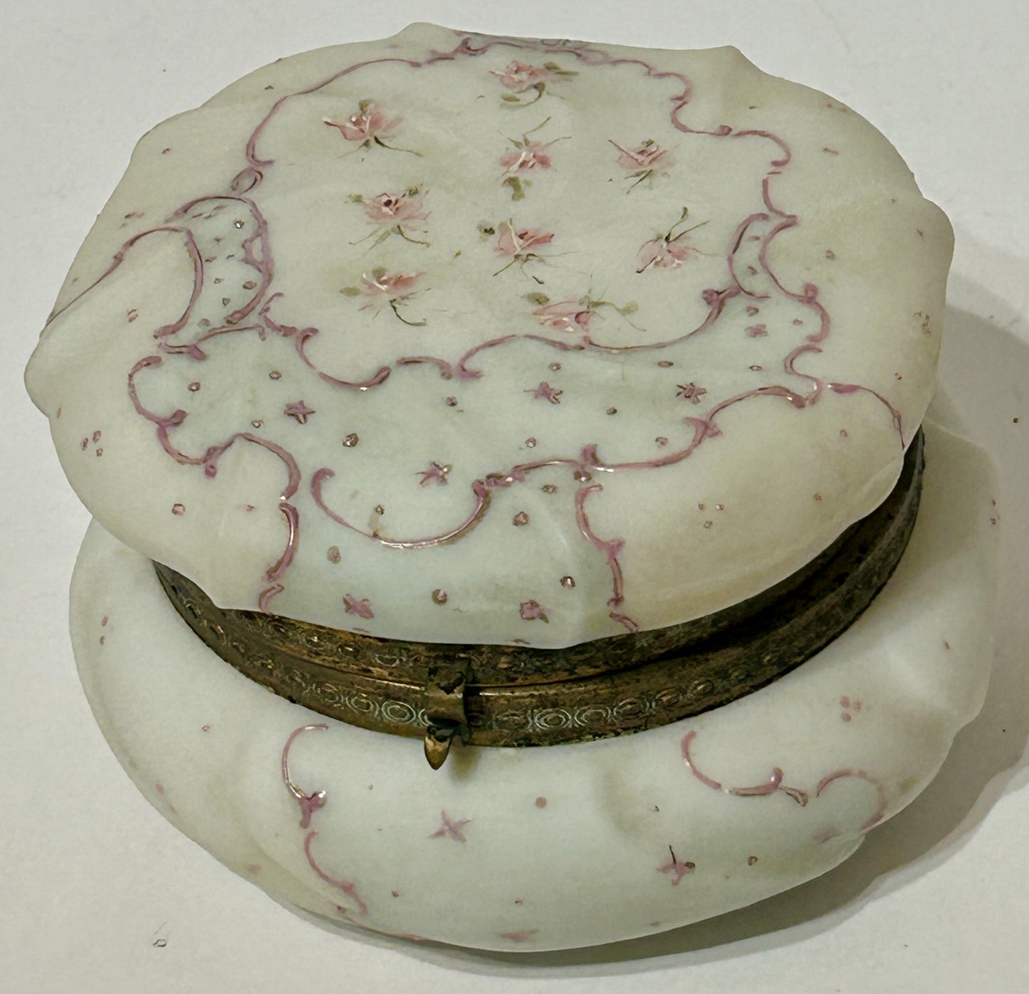 WAVECREST GLASS ANTIQUE DRESSER BOX