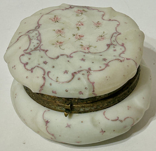 WAVECREST GLASS ANTIQUE DRESSER BOX