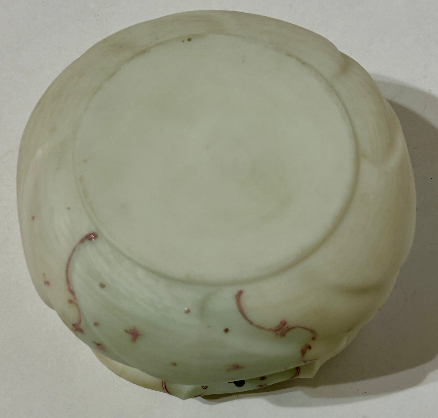 WAVECREST GLASS ANTIQUE DRESSER BOX