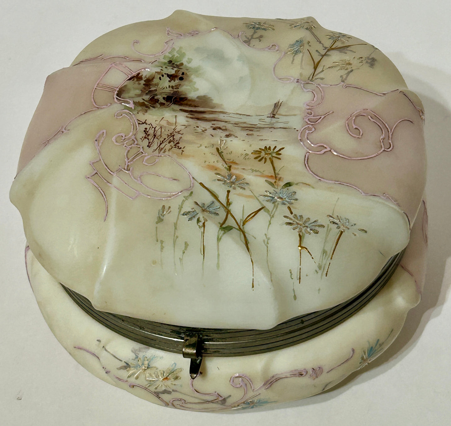 WAVECREST LARGE BOX WITH SCENIC DESIGN