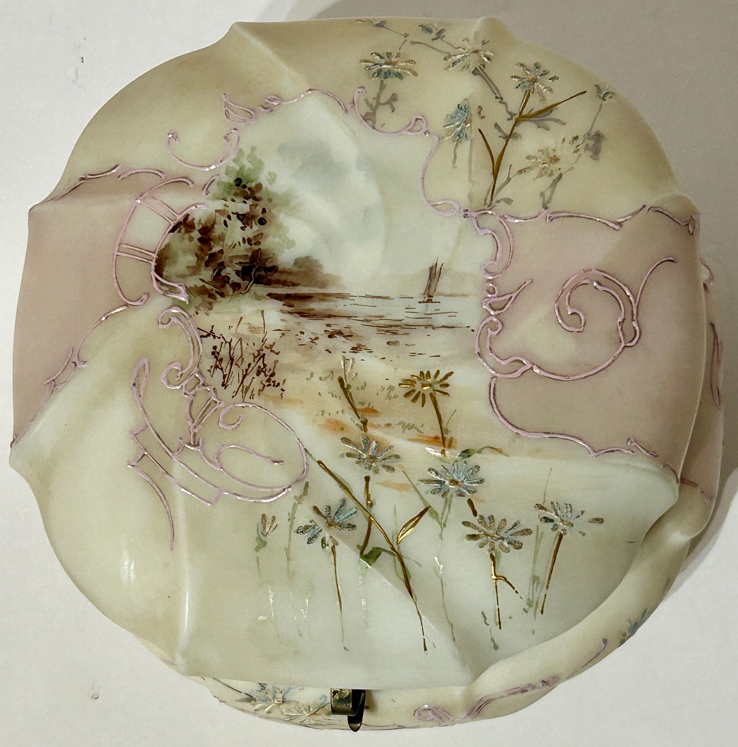 WAVECREST LARGE BOX WITH SCENIC DESIGN