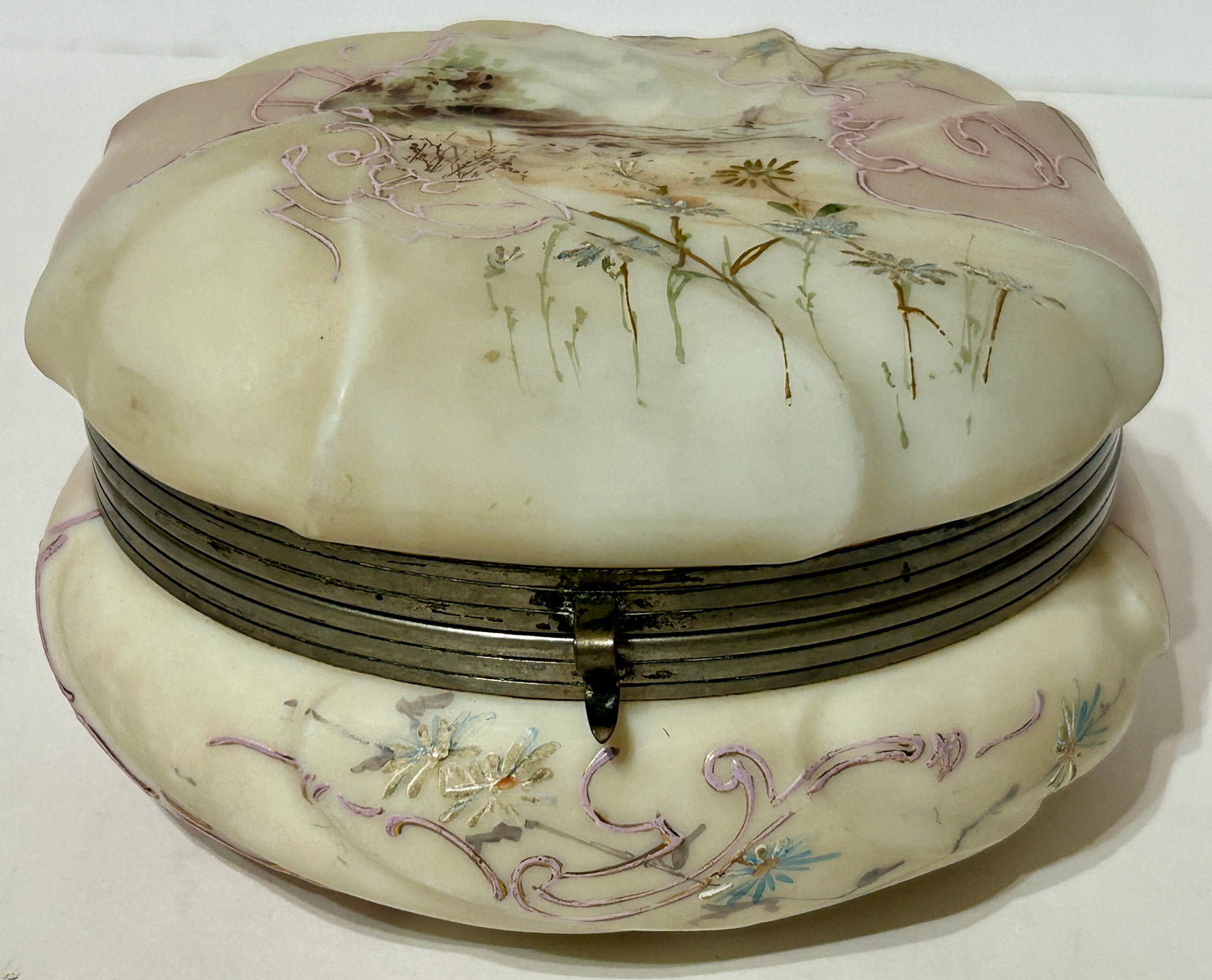 WAVECREST LARGE BOX WITH SCENIC DESIGN