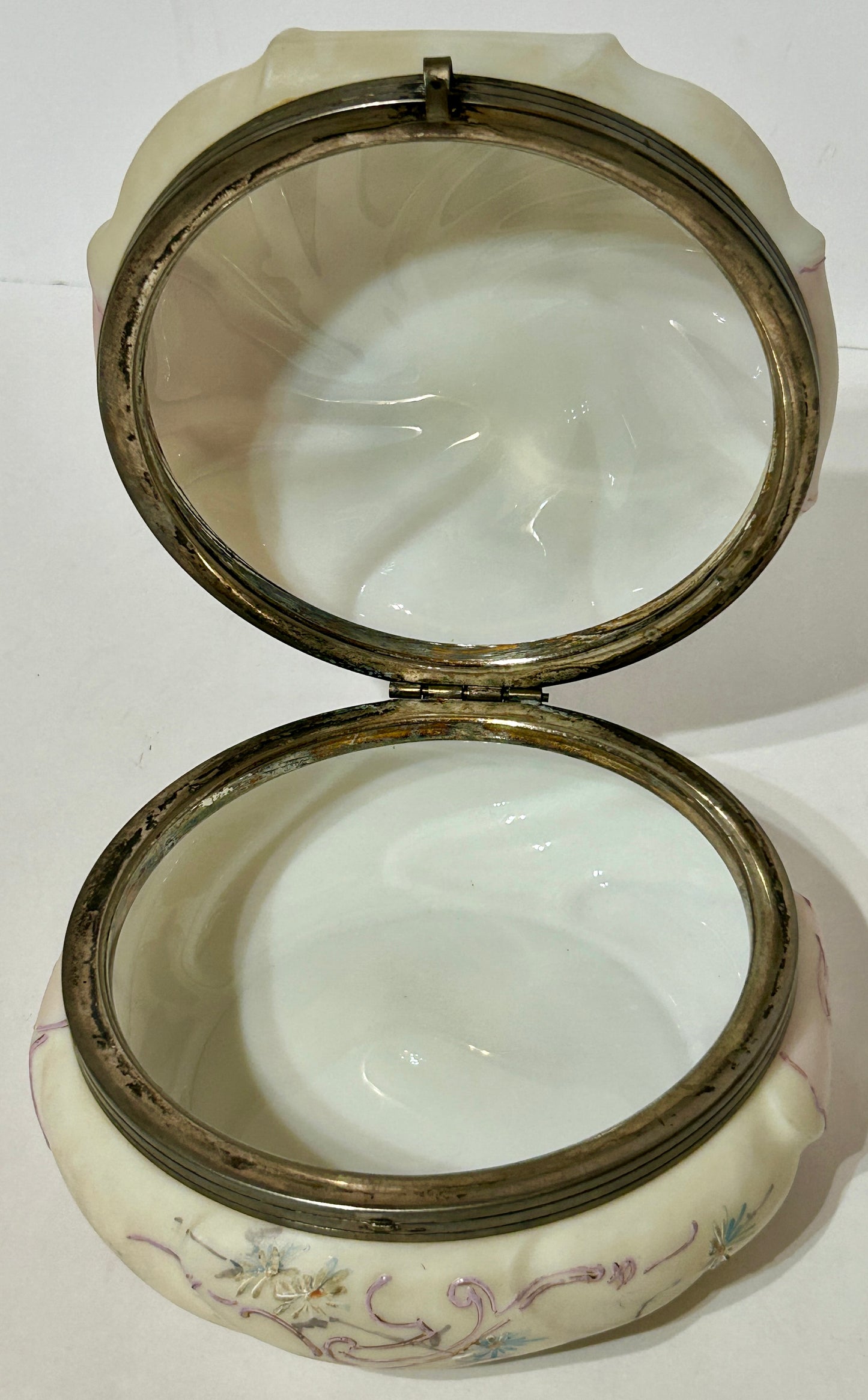 WAVECREST LARGE BOX WITH SCENIC DESIGN