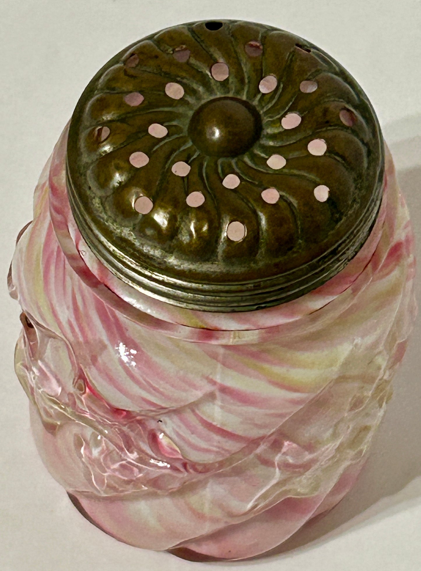 NORTHWOOD GLASS ROYAL OAK SPATTER SUGAR SHAKER