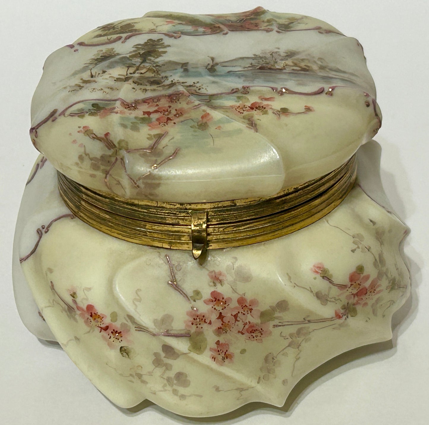 WAVECREST GLASS DRESSER BOX WITH SCENIC DESIGN