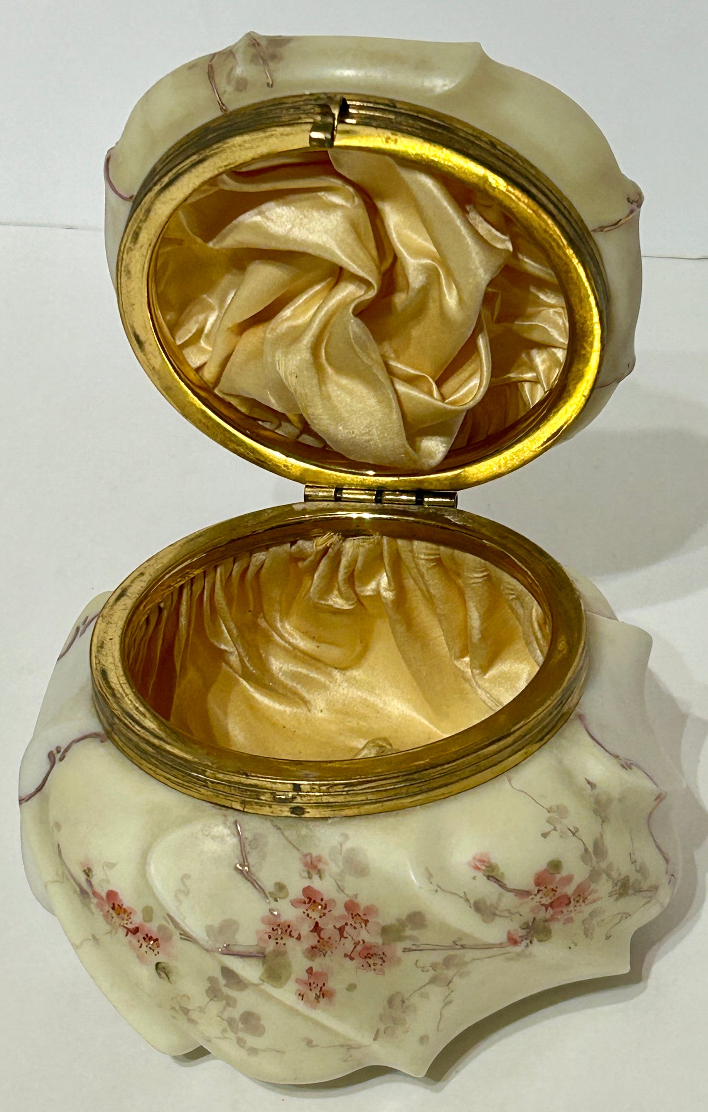 WAVECREST GLASS DRESSER BOX WITH SCENIC DESIGN