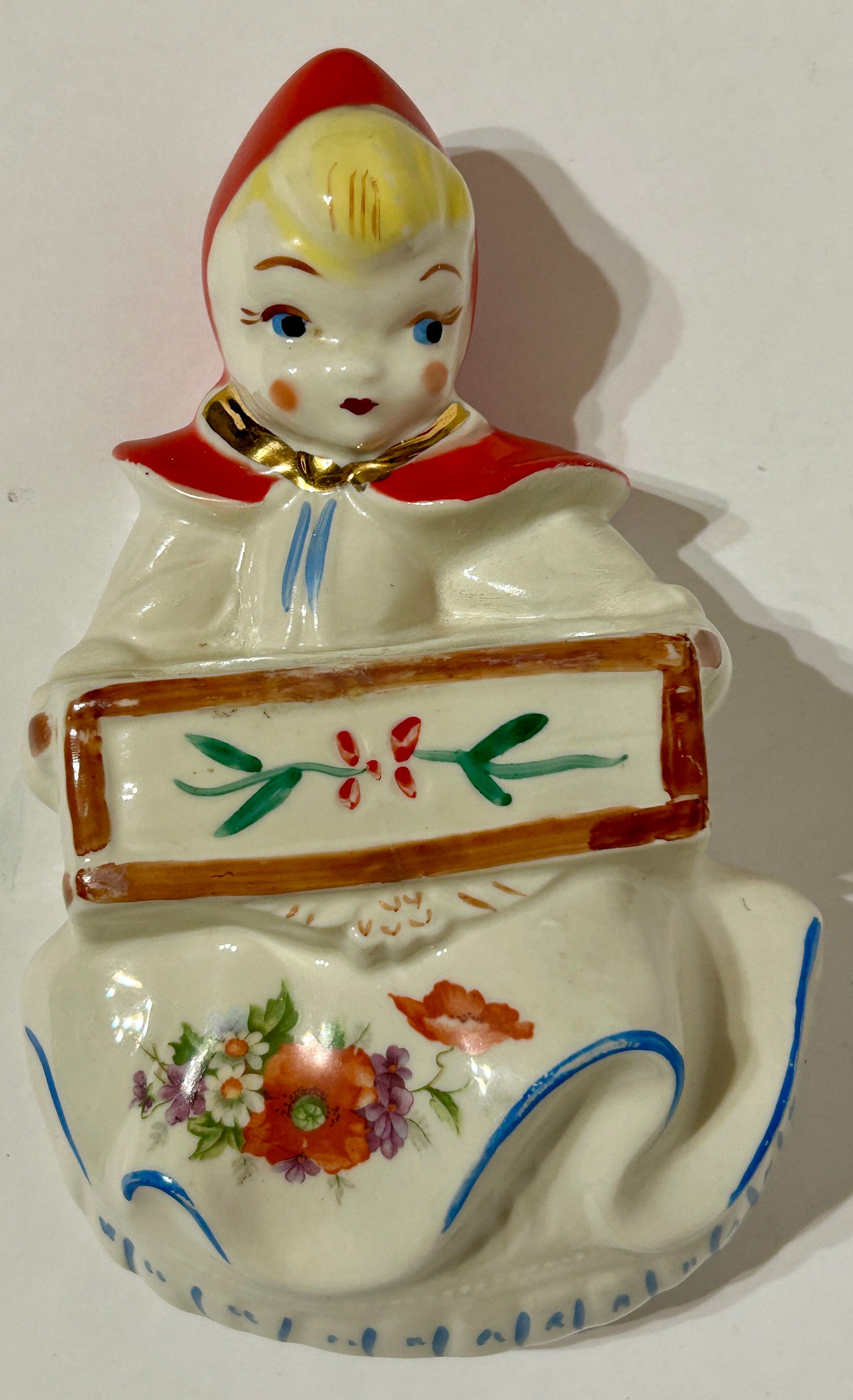 HULL POTTERY LITTLE RED RIDING HOOD WALL POCKET