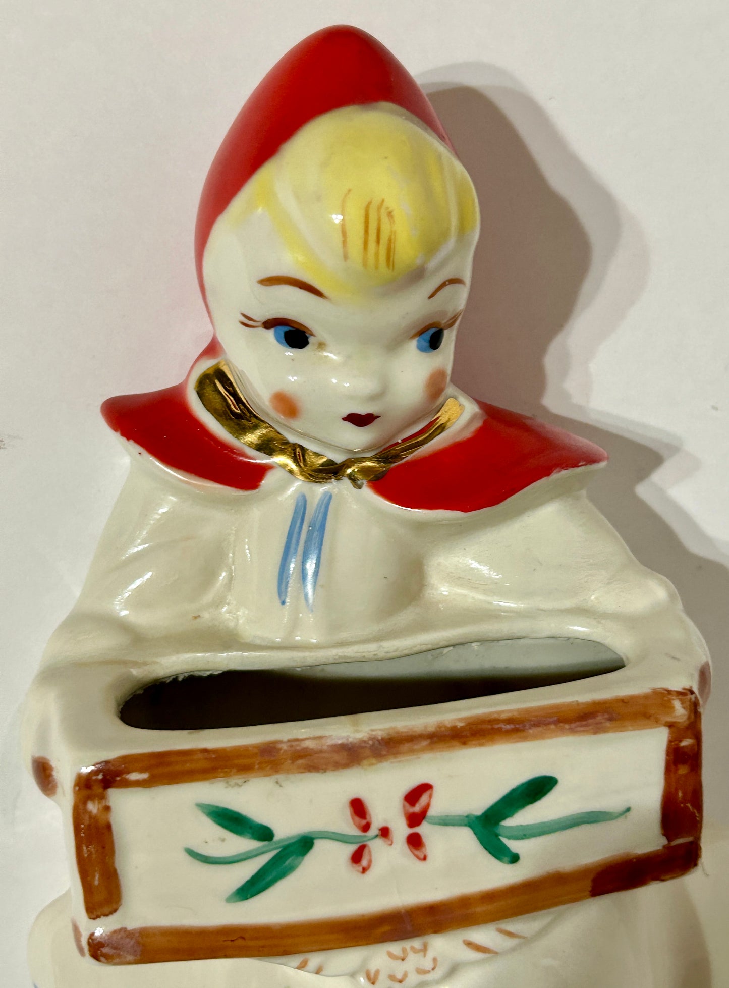 HULL POTTERY LITTLE RED RIDING HOOD WALL POCKET