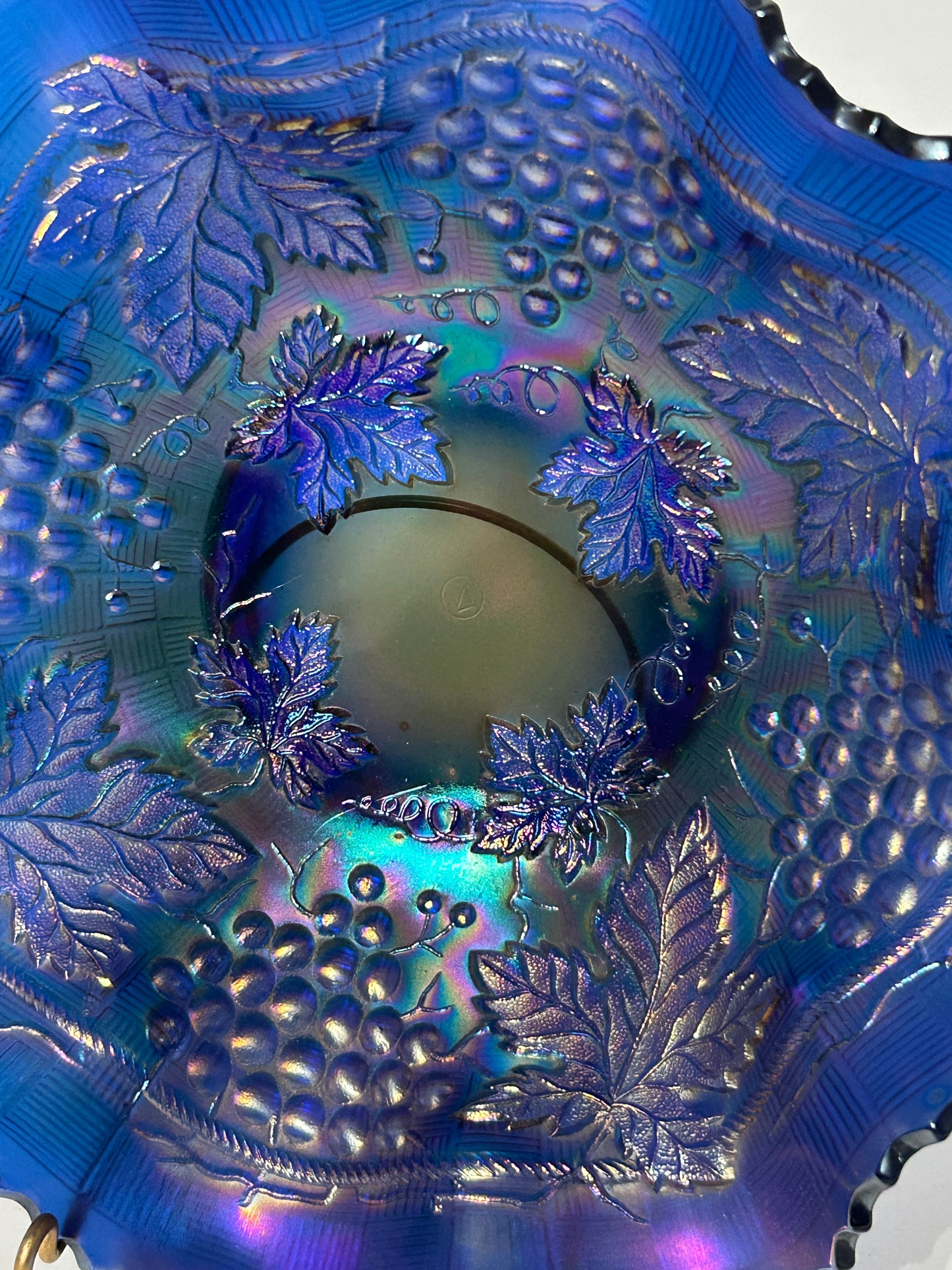 CARNIVAL GLASS GRAPE AND CABLE ELECTRIC BLUE NORTHWOOD BOWL