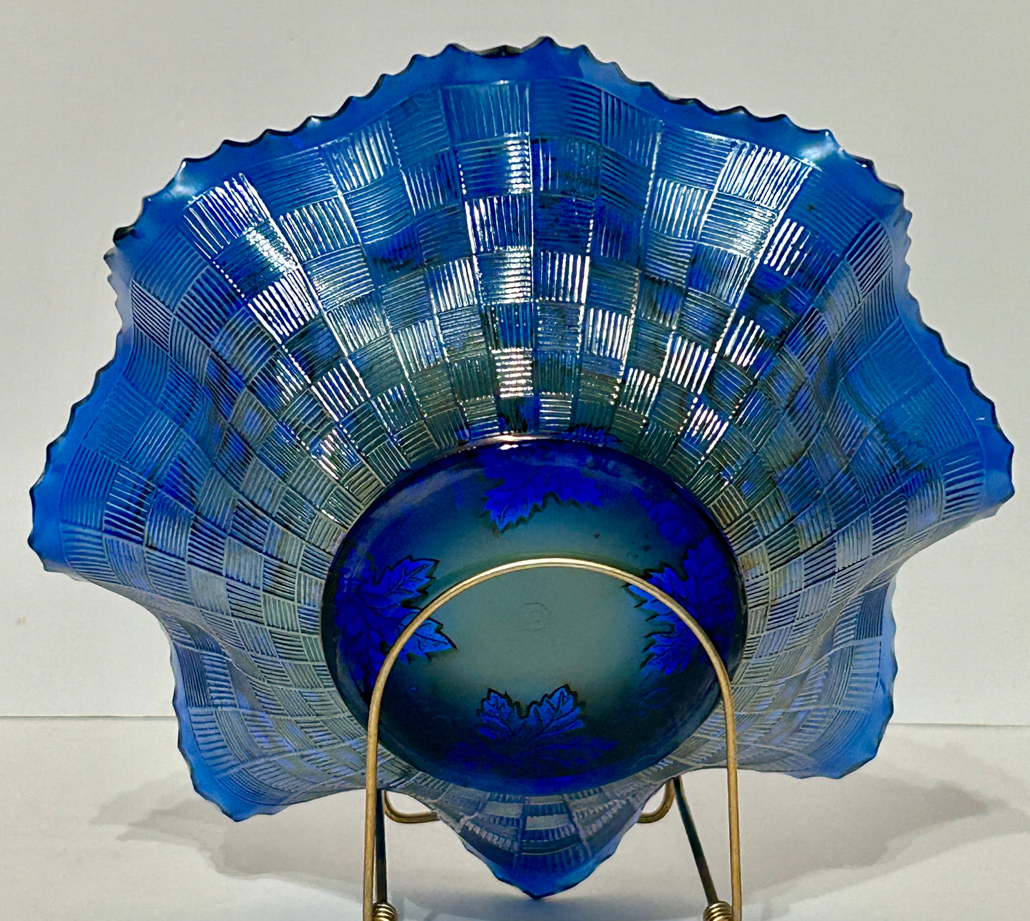 CARNIVAL GLASS GRAPE AND CABLE ELECTRIC BLUE NORTHWOOD BOWL