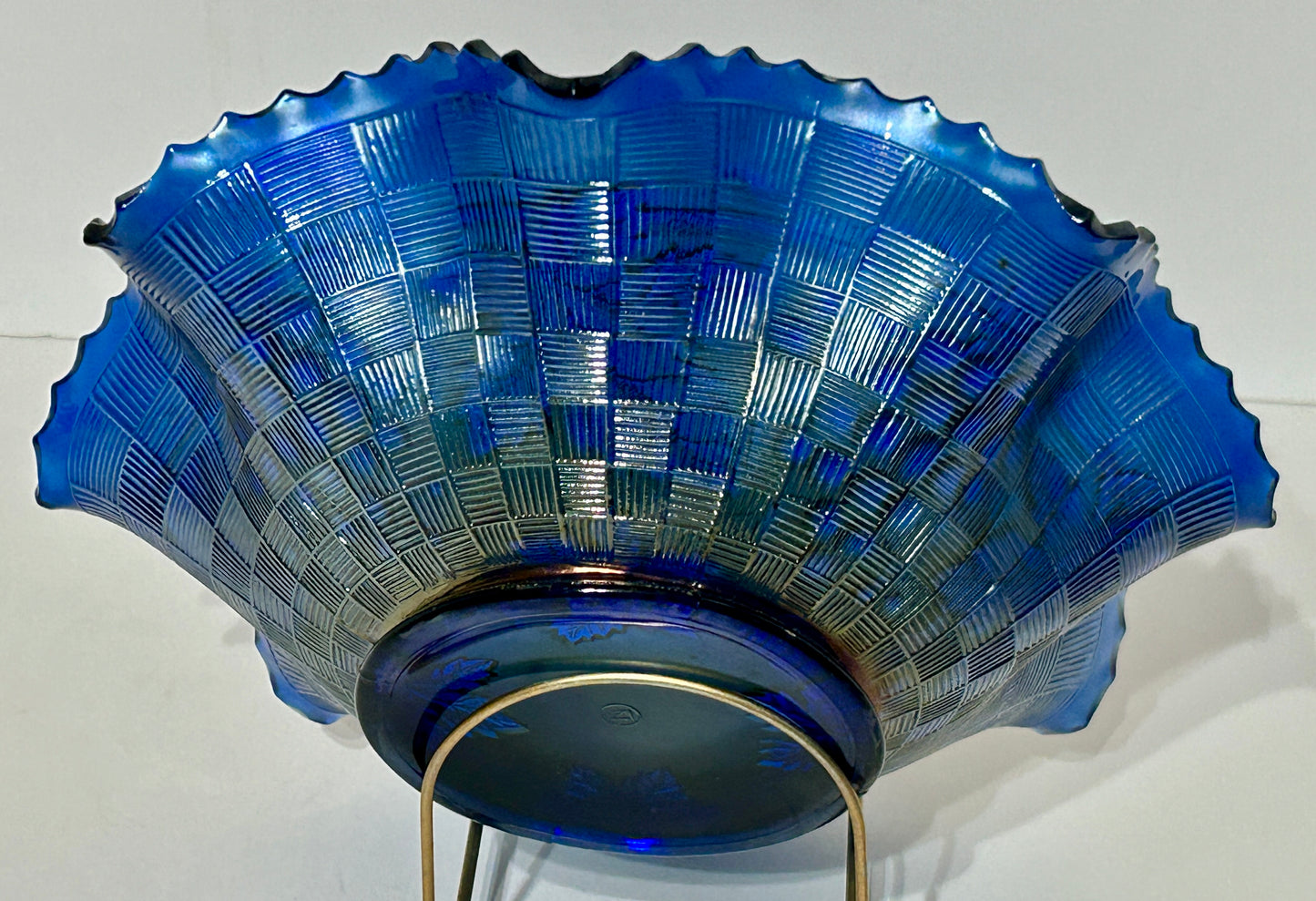 CARNIVAL GLASS GRAPE AND CABLE ELECTRIC BLUE NORTHWOOD BOWL