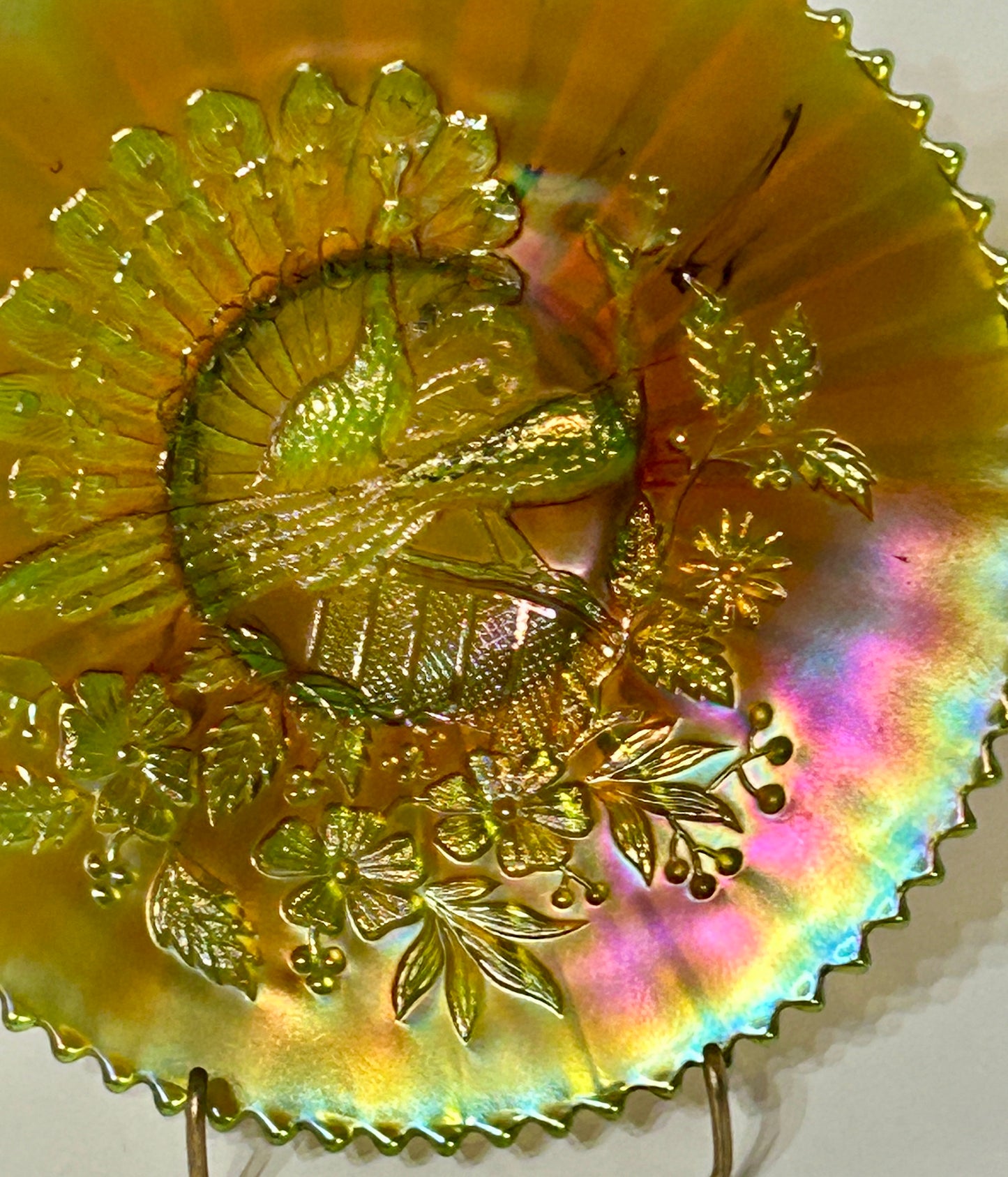 CARNIVAL GLASS GREEN PEACOCKS ON FENCE PLATE