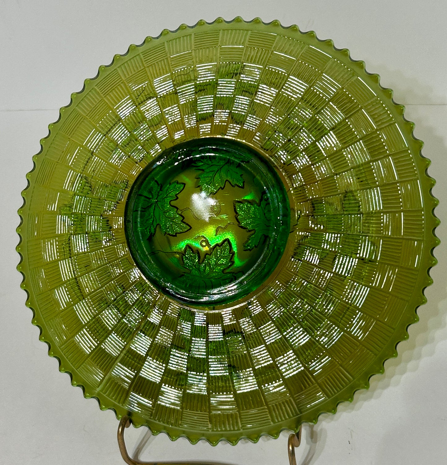 CARNIVAL GLASS GREEN GRAPE AND CABLE PLATE