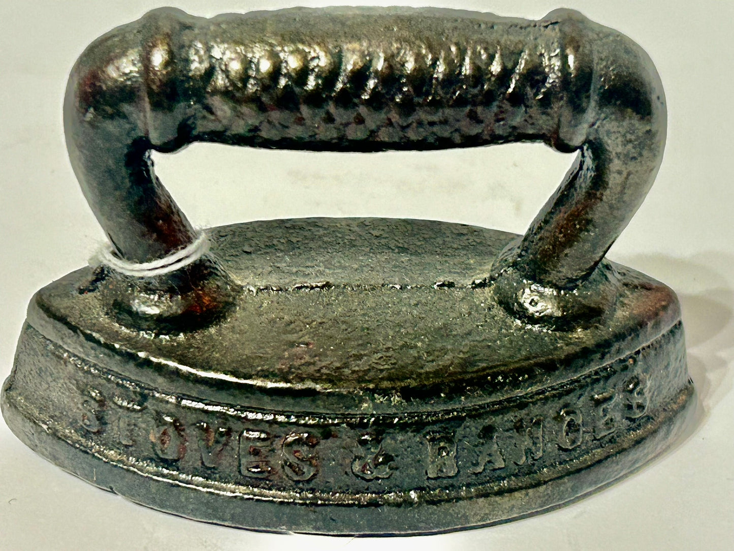 ROUND OAK STOVES ADVERTISING SMALL SAD IRON PAPERWEIGHT