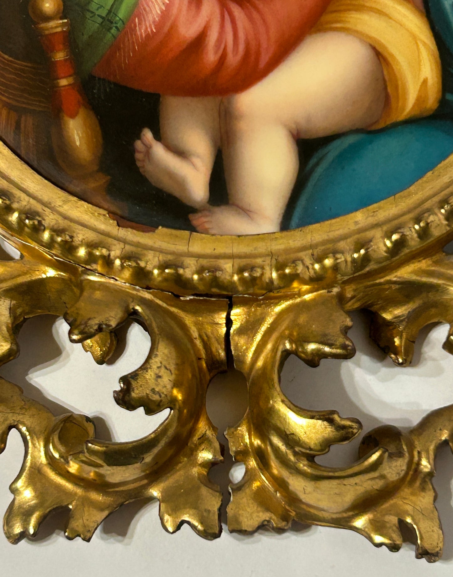 HAND PAINTED PORCELAIN ANTIQUE ITALIAN PORTRAIT PLAQUE IN FANCY FRAME