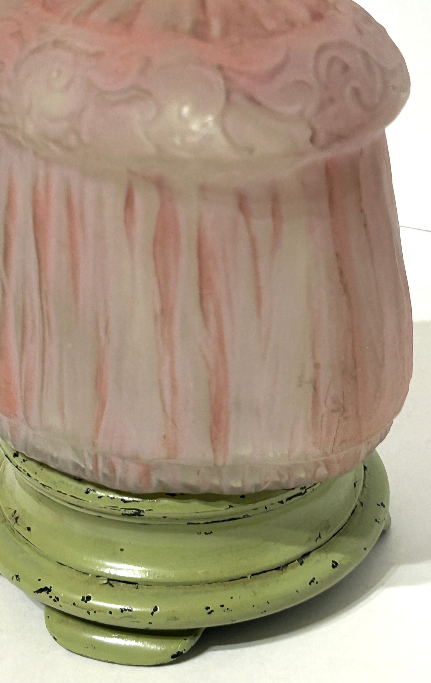 FIGURAL GIRL TIFFIN GLASS LAMP