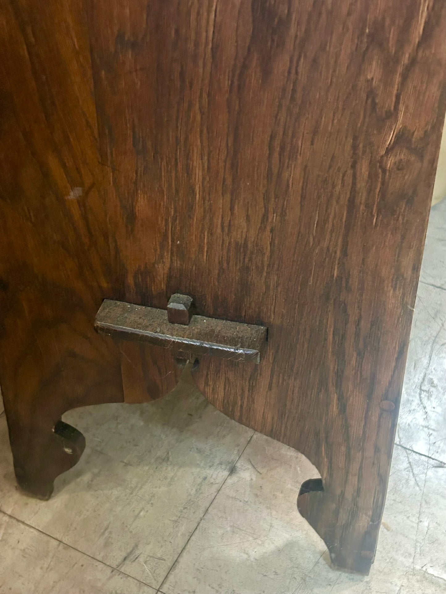 ARTS AND CRAFTS ANTIQUE OAK FLOOR CLOCK