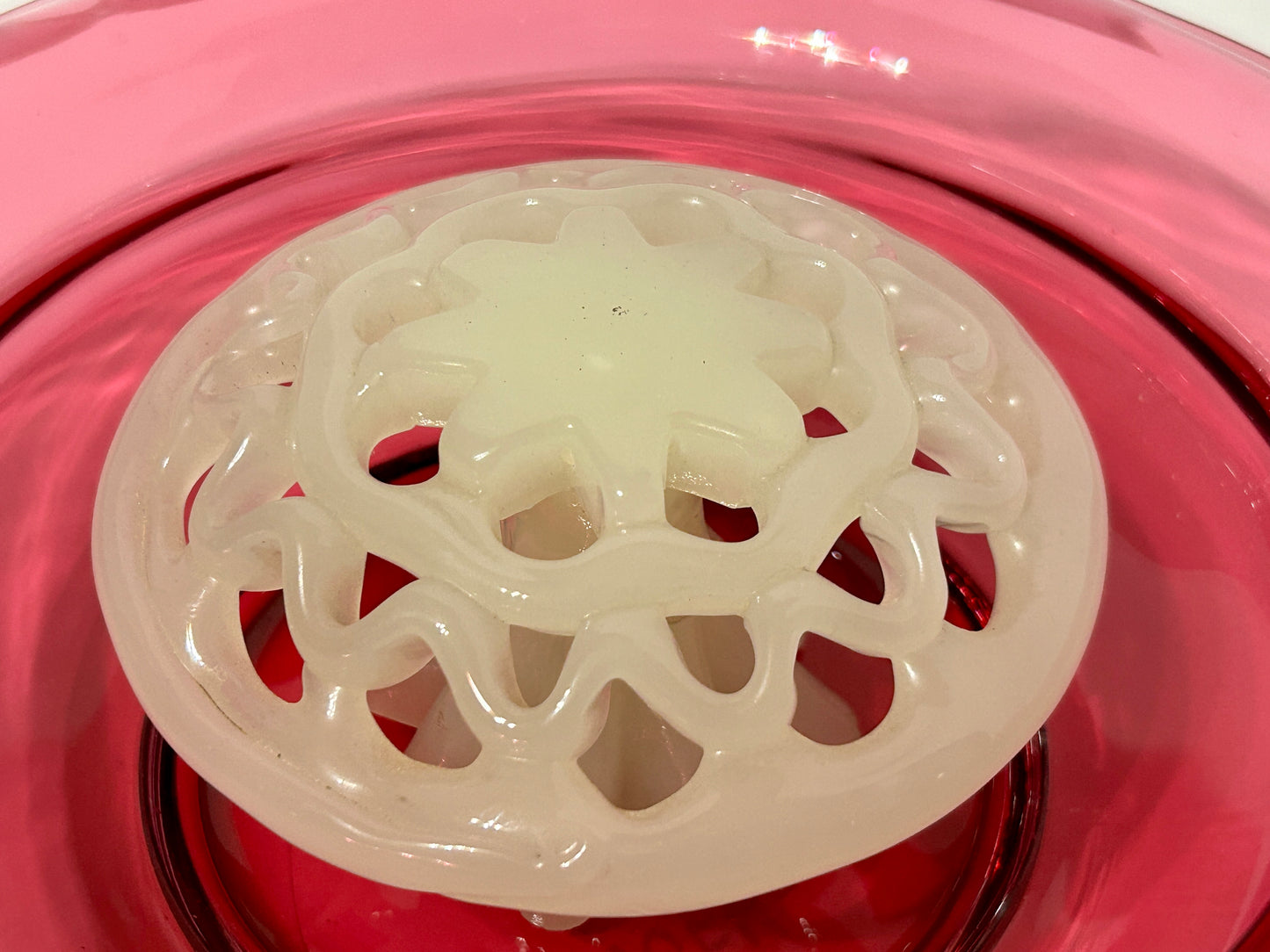 CARTER STEUBEN GLASS SIGNED CENTERPIECE BOWL WITH STEUBEN WHITE FLOWER FROG