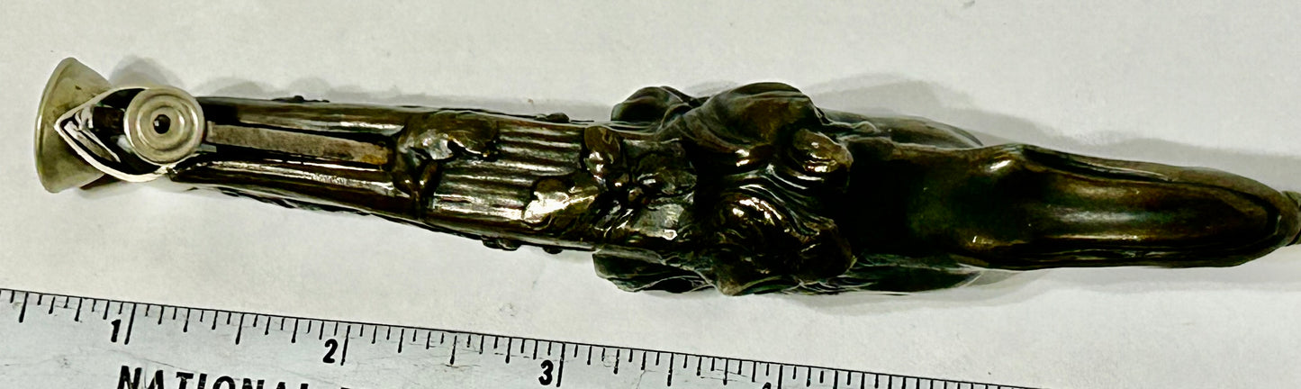 ANTIQUE CIGAR NIPPER OF FIGURAL DOG