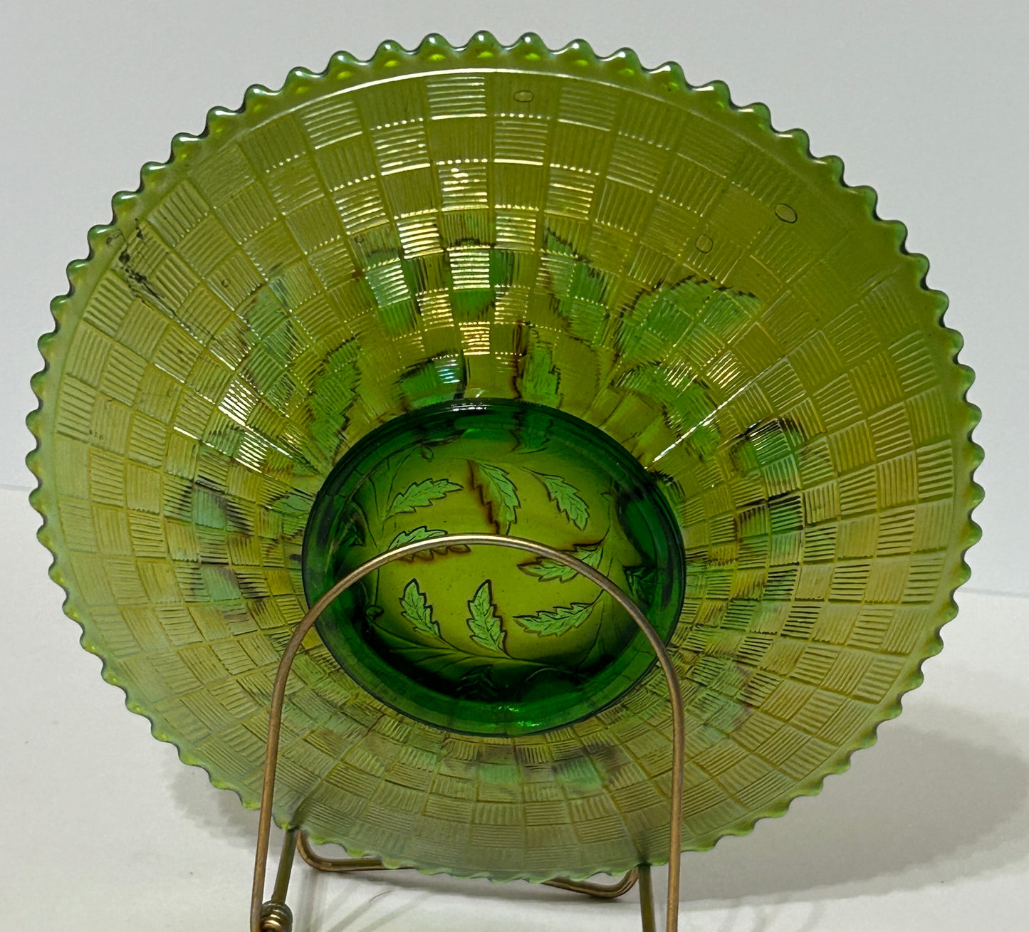CARNIVAL GLASS GREEN STRAWBERRY AND BASKETWEAVE PLATE
