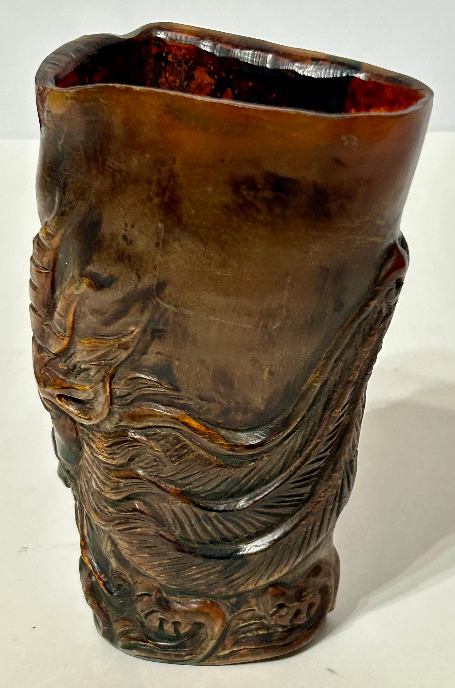 ANTIQUE CHINESE CARVED HORN LIBATION CUP