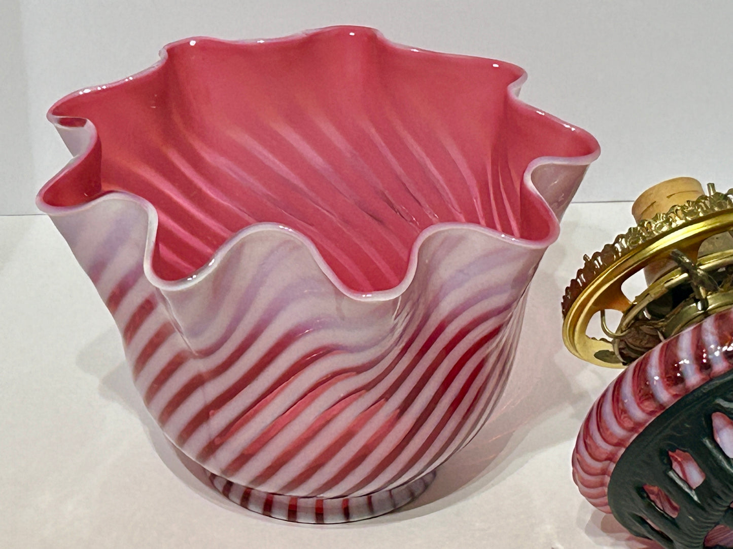 FENTON GLASS CRANBERRY OPAL SWIRL DESIGN WALL LAMP
