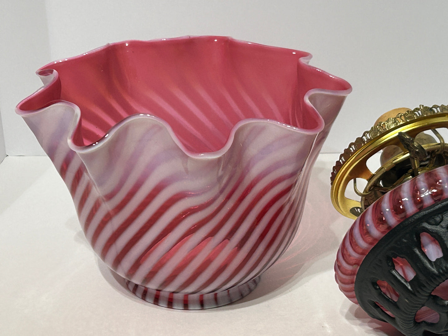 FENTON GLASS CRANBERRY OPAL SWIRL DESIGN WALL LAMP