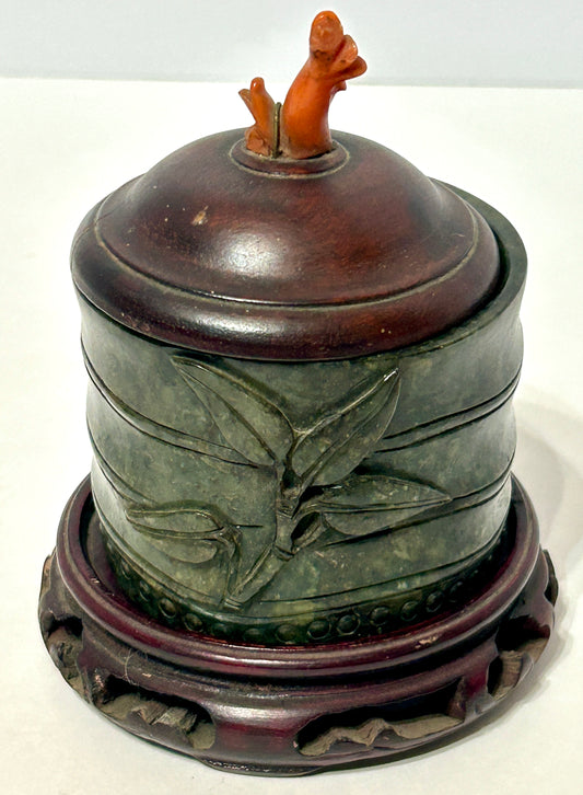 ANTIQUE JADE COVERED BOX